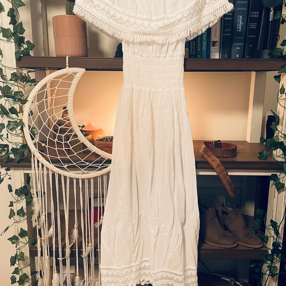 Maxi off-shoulder dress white tassel - Picture 1 of 2